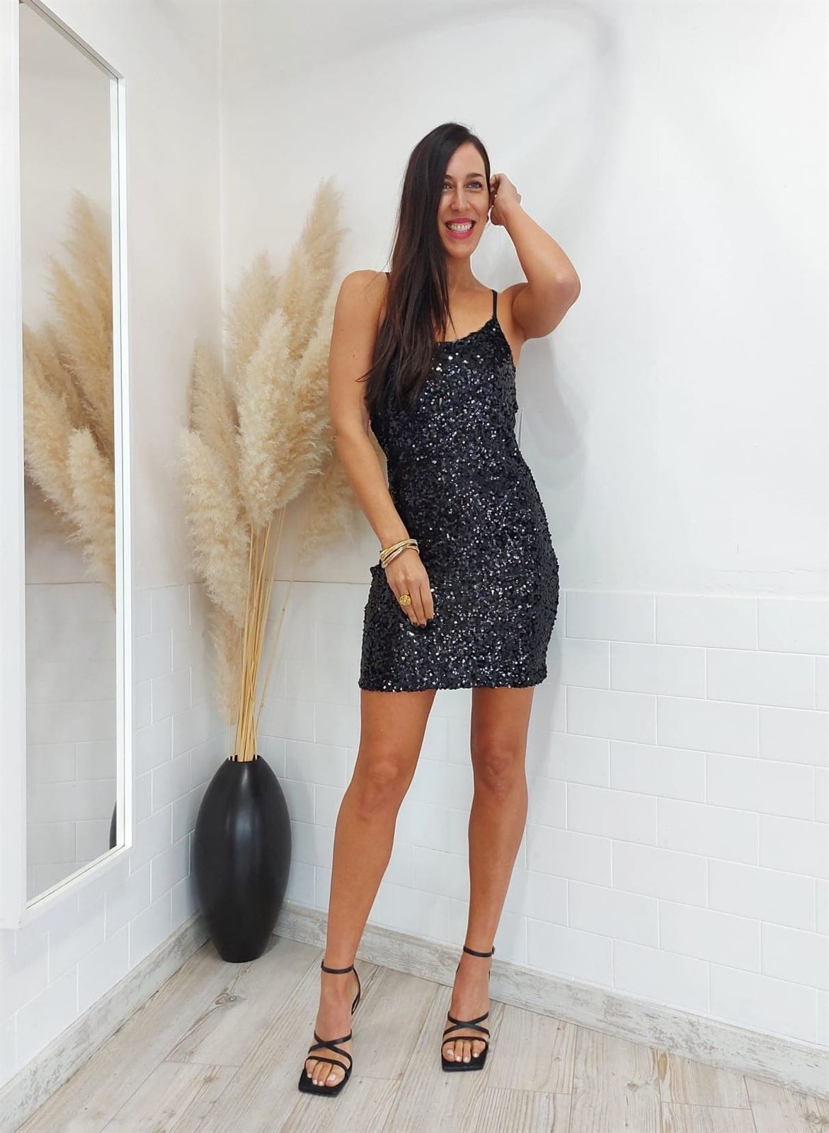 VESTIDO CORTO LENTEJUELAS NEGRO - Imagen 3