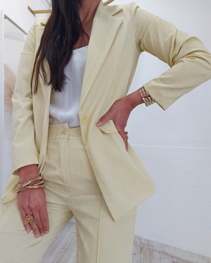 TRAJE MERIDA AMARILLO - Imagen 2